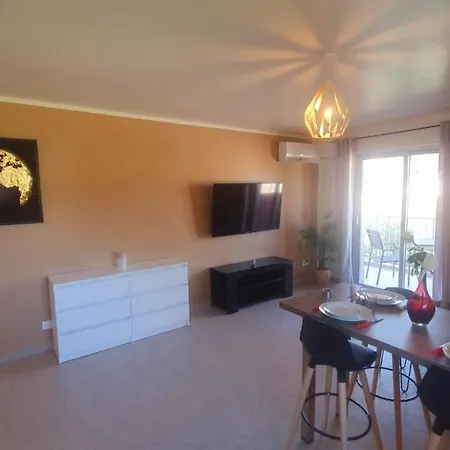 Appartement 2p Neuf,centre,10 Min Plages,park,wifi,clim