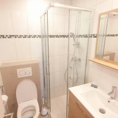 2p Neuf,centre,10 Min Plages,park,wifi,clim Vallauris