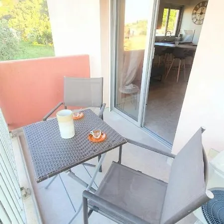 Apartment 2p Neuf,centre,10 Min Plages,park,wifi,clim *