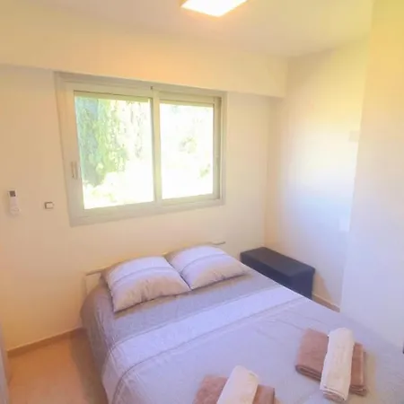 2p Neuf,centre,10 Min Plages,park,wifi,clim Apartment