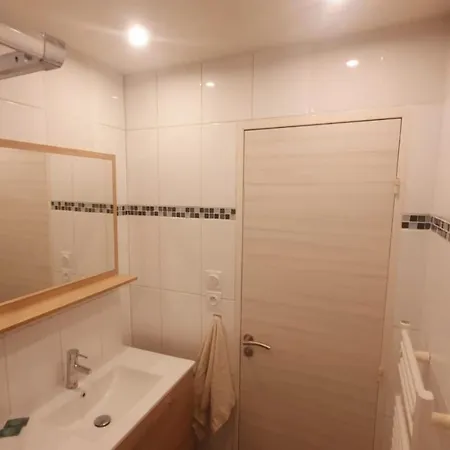 Apartment 2p Neuf,centre,10 Min Plages,park,wifi,clim